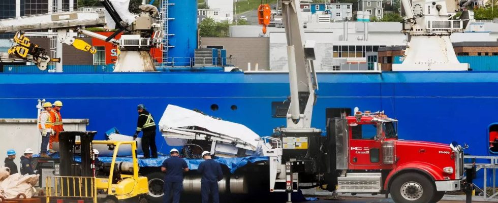 Vermutlich menschliche Ueberreste zerschmettertes Titanic Tauchboot an Land zurueckgekehrt