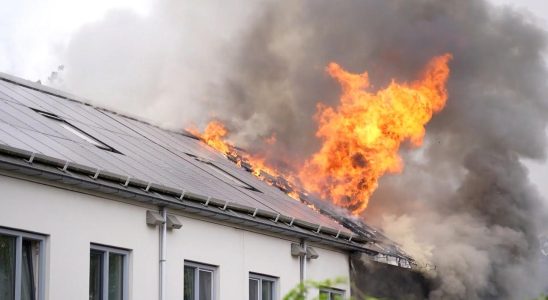 Vier von acht Haeusern nach Brand in Arnheim abgerissen weitere