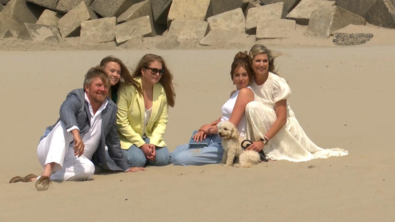 Beeld uit video: Zo poseerden de Oranjes tijdens hun fotosessie op Zuiderstrand