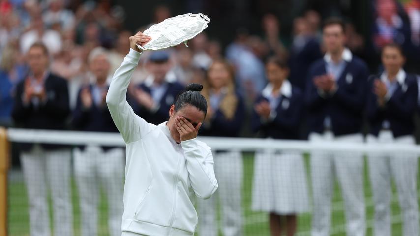 1689467722 588 Vondrousova ueberrascht sich mit Wimbledon Titel „Letztes Jahr noch in Gips