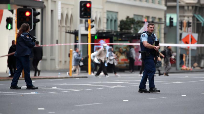 1689829288 590 Neuseeland schockiert durch Schiesserei Stunden vor WM Beginn 3 Tote darunter