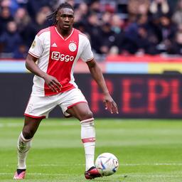 Bassey ist nach einem Jahr bei Ajax auf dem Weg