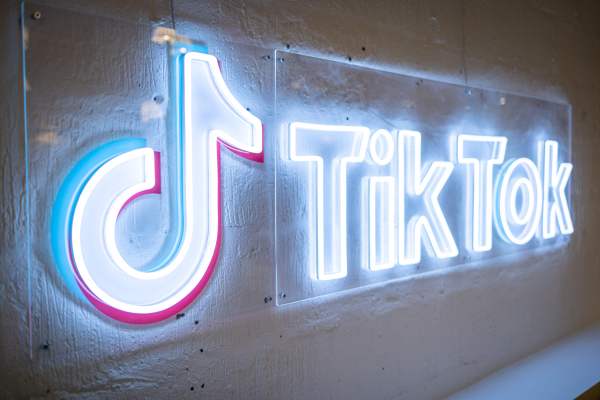 Das neue Programm von TikTok zielt darauf ab aufstrebende Kuenstler