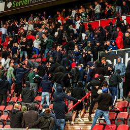 Der FC Twente leitet eine Untersuchung der Fan Unruhen nach einem