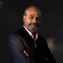 Der Journalist und Gesicht von BBC News George Alagiah 67