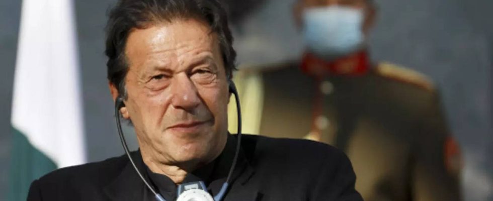 Der ehemalige pakistanische Premierminister Imran Khan macht das Militaer fuer