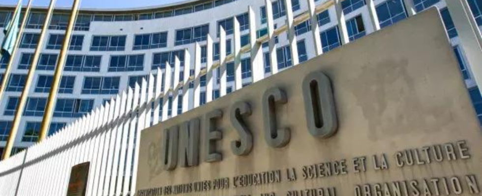 Die USA treten nach fuenfjaehriger Abwesenheit offiziell wieder der UNESCO