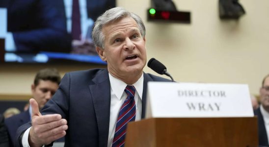 FBI Direktor Chris Wray verteidigt das „echte FBI gegen die