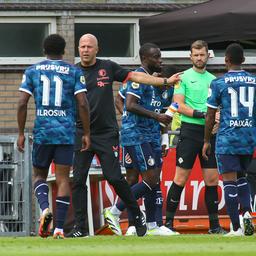 Feyenoord bleibt im Ausstellungsspiel gegen Union van Nieuwkoop bei einem