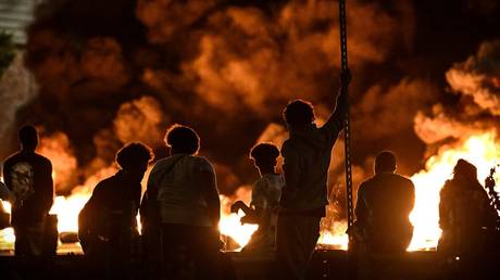 Frankreich erntet was es mit aufruehrerischen Kindern gesaet hat –