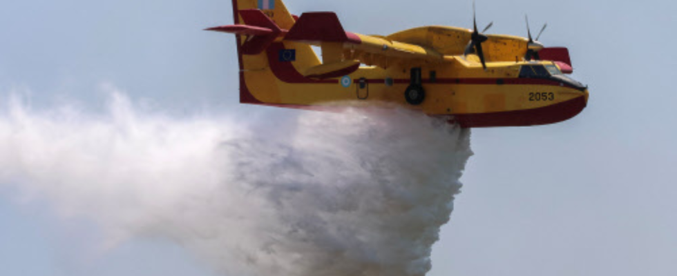 In Griechenland stuerzt ein Loeschflugzeug ab beide Piloten kommen ums