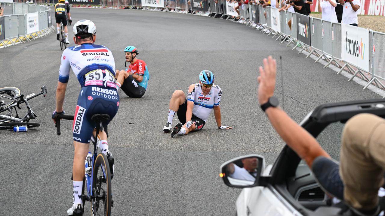 Beeld uit video: Samenvatting: Jakobsen komt ten val in chaotische finale Tour