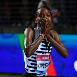 Kipyegon bricht den Weltrekord von Sifan Hassan auf der englischen