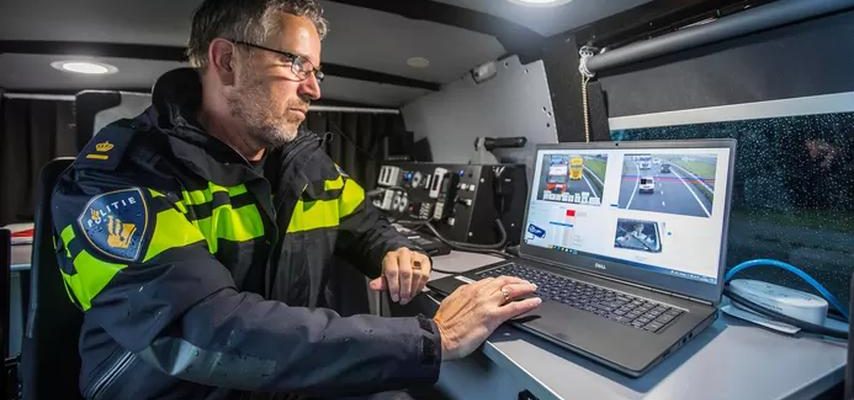 Neue intelligente Polizeikamera erkennt ob Sie im Auto SMS schreiben