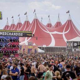 Person nach Sturz auf dem Gelaende des Festivals Zwarte Cross