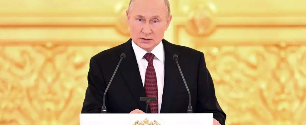 Putin sagt Russland verfuege ueber „ausreichende Vorraete an Streubomben da