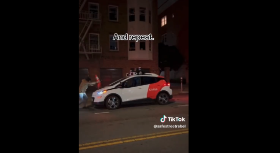 Robotaxi Hasser in San Francisco deaktivieren die AVs mit Leitkegeln