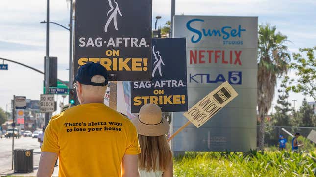 SAG AFTRA draengt darauf dass sich mehr Influencer gewerkschaftlich zusammenschliessen