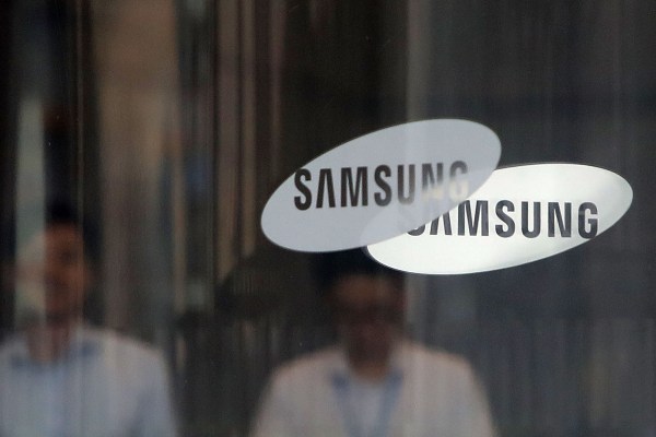 Samsung extends cut in memory chip production will focus on