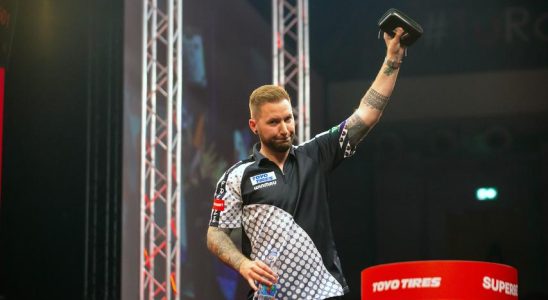 Van Gerwen schlaegt Smith und qualifiziert sich ueberzeugend fuer das