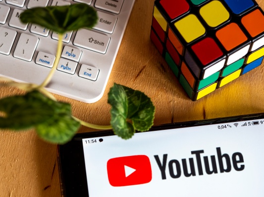 YouTube testet KI generierte Quizfragen zu Lehrvideos