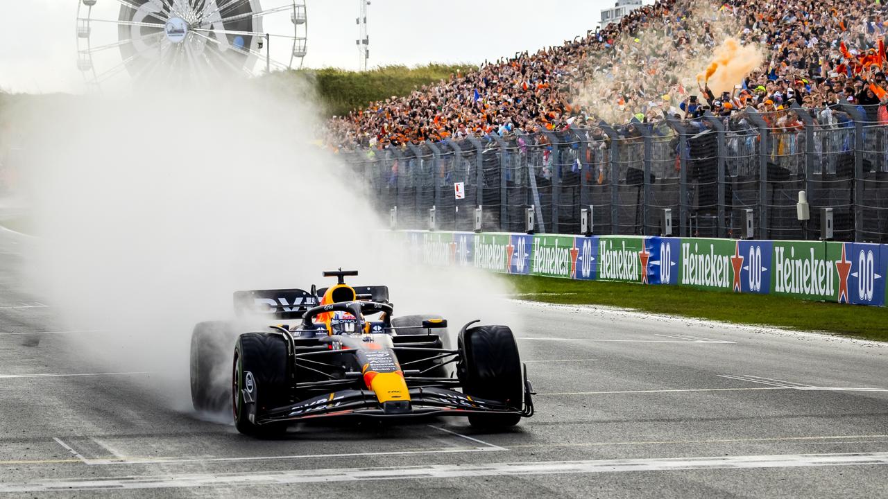 Beeld uit video: Samenvatting: Verstappen wint chaotische Grand Prix van Zandvoort