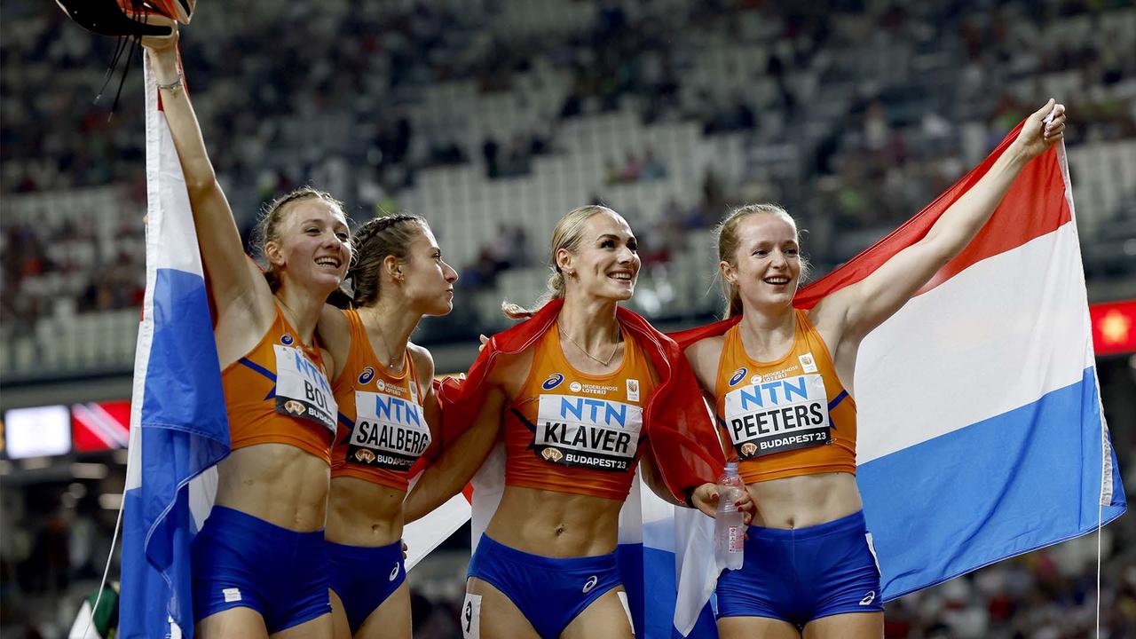 Beeld uit video: Sensationele eindsprint van Femke Bol helpt Nederlandse vrouwen aan goud