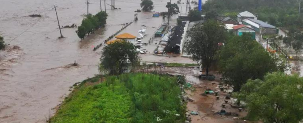 Chinas Nordosten wurde in Doksuris Kielwasser ueberschwemmt