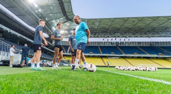 Der FC Twente geniesst ein Duell mit Fenerbahce „In hektischen