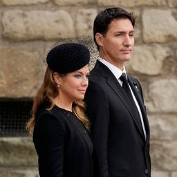 Der kanadische Premierminister Justin Trudeau und Sophie Gregoire lassen sich