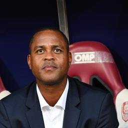 Die Trainer Kluivert und Van den Brom machen einen neuen