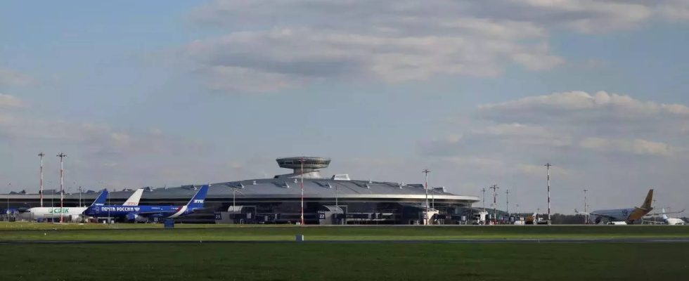 Drohnenangriff Flughafen im Nordwesten Russlands unter Drohnenangriff