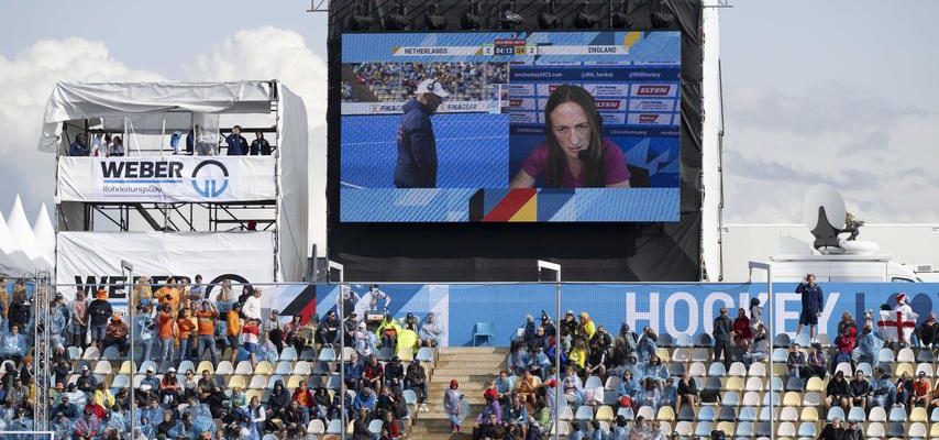 Eishockeytrainer Delmee weint nach EM Gold „Das passiert nicht einmal in