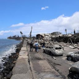 Erste Bewohner kehren auf die vom Feuer verwuestete hawaiianische Insel