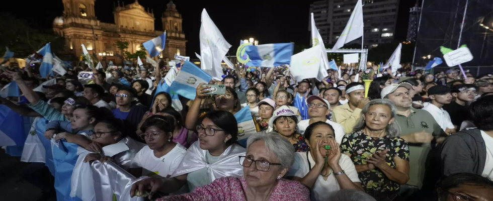 Guatemala Die Jugend in Guatemala hofft dass die Wahl Veraenderung