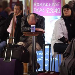 Hunderte britische Fluege verspaeten sich aufgrund einer Stoerung auch Schiphol