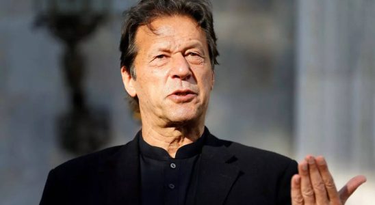 Imran Khans Frau Bushra Bibi verlangt fuer ihren Mann erstklassige