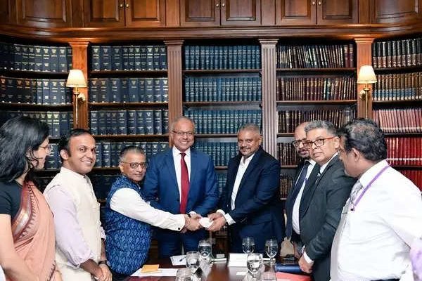 India Grant Indien schickt Sri Lanka 450 Millionen fuer ein