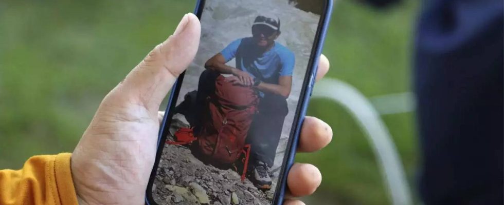 Japanischer Bergsteiger Beim Besteigen eines nie bestiegenen Berges in Pakistan