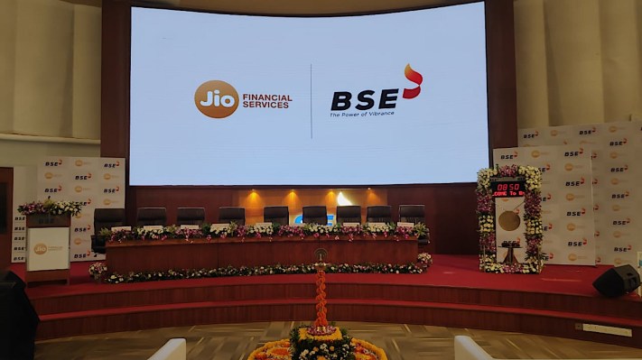 Jio Financial Services das 20 Milliarden Dollar Spin off von Reliance gibt sein Marktdebuet