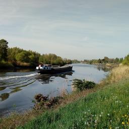 Kapitaen des versunkenen Schiffes nicht gefunden Belaestigung auf einem Teil