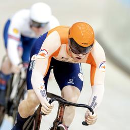 Lavreysen gewinnt den ersten Lauf im Sprintfinale und steht kurz