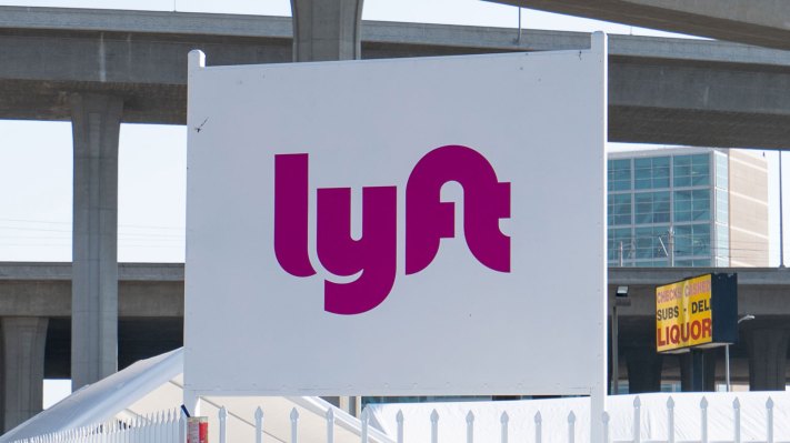 Lyft Aktien steigen dann fallen sie da sie ein langsames und