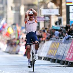 Mathieu van der Poel holte sich im bizarren Finale mit