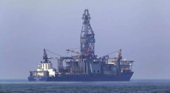 Offshore Bohrinsel trifft vor Beginn der Arbeiten nahe der israelischen Grenze