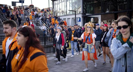 Rekordzahl an Menschen mit dem Zug nach Zandvoort zum Formel 1 Rennen