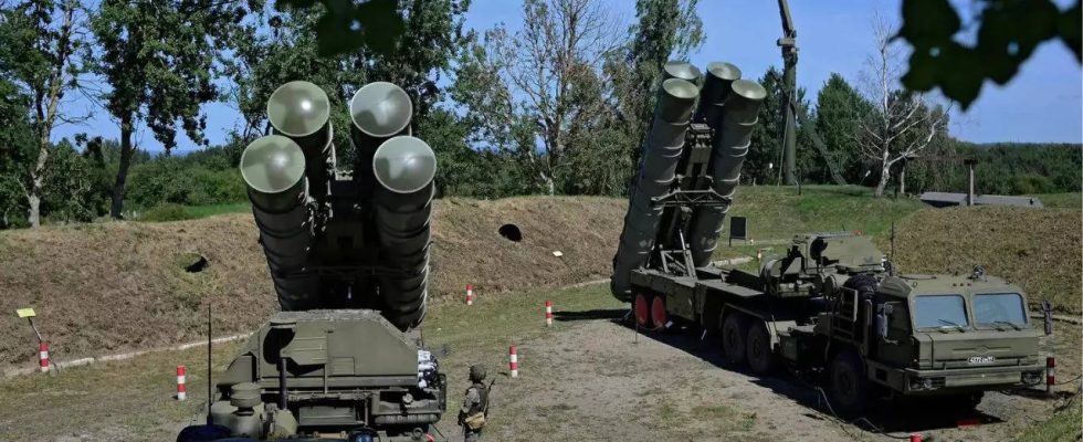 Russland liefert S 400 Luftverteidigungssysteme ordnungsgemaess an Indien Offiziell