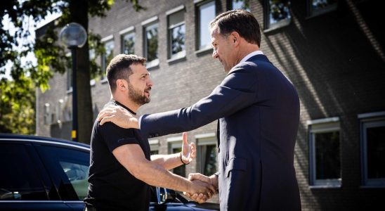 Rutte bestaetigt dass die Niederlande „so schnell wie moeglich F 16