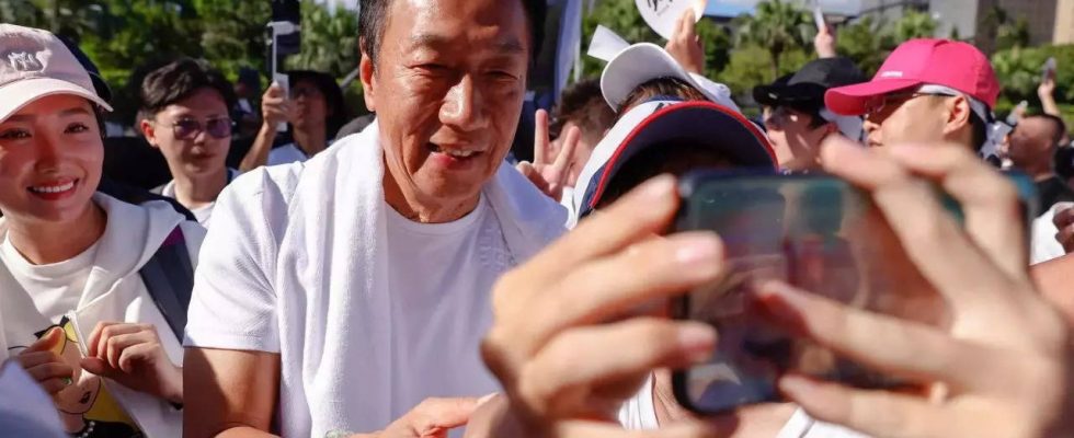 Taiwans Praesidentschaft Foxconn Gruender Terry Gou kuendigt seine Kandidatur fuer die