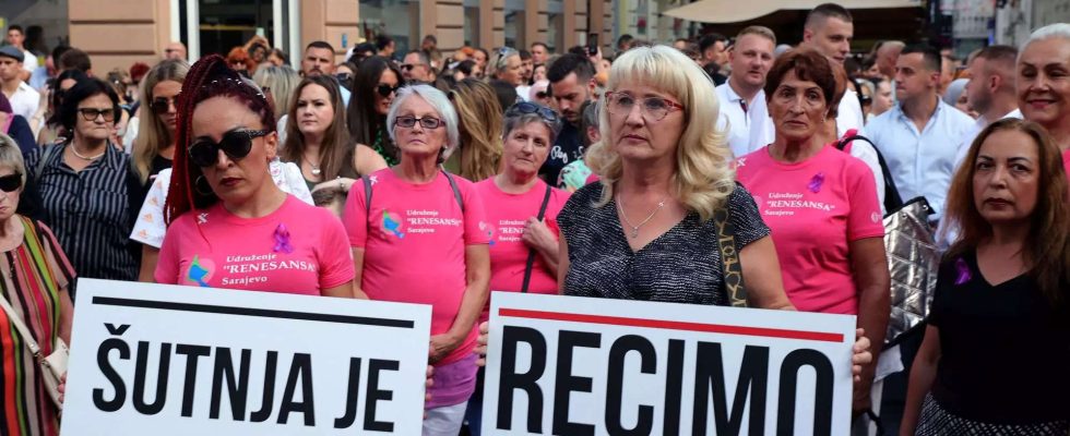 Tausende in Bosnien protestieren gegen Gewalt nachdem ein Mann die